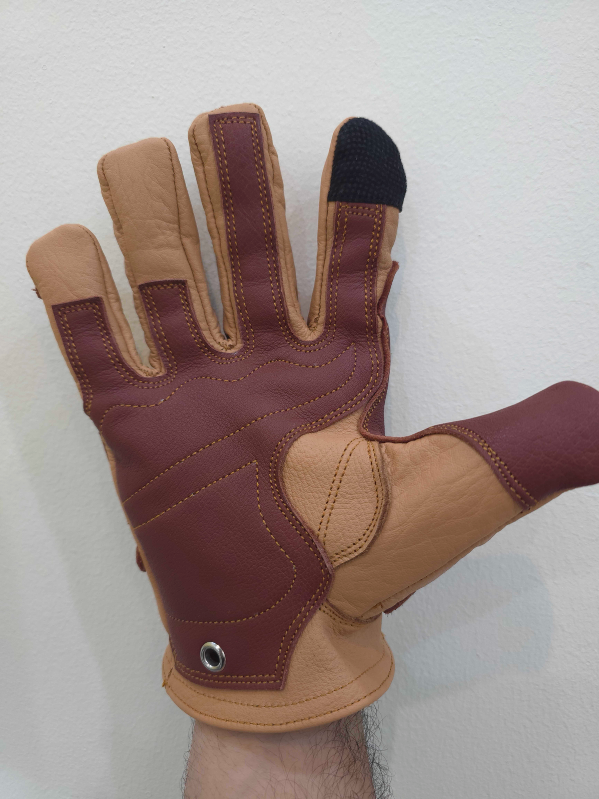 Gloves/Maroon