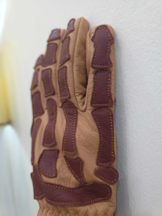 Gloves/Maroon